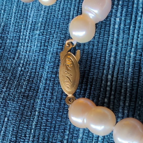 Pearl Necklace and Bracelet - Picture 4 of 5